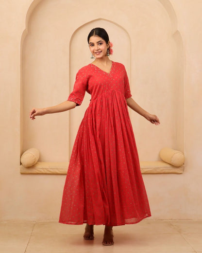 Aaranyaa - Peach & Crimson Bandhani Hand Embroidered Anarkali Mulmul Suit - Set of 3