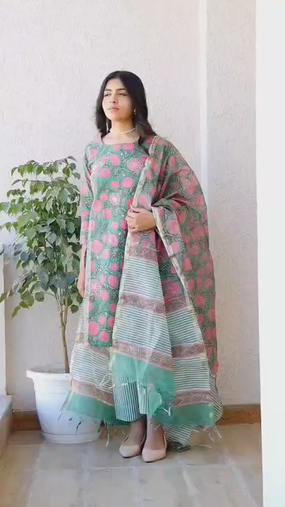 Pink Chrysanthemum A-Line Kurta Set with Side Slits
